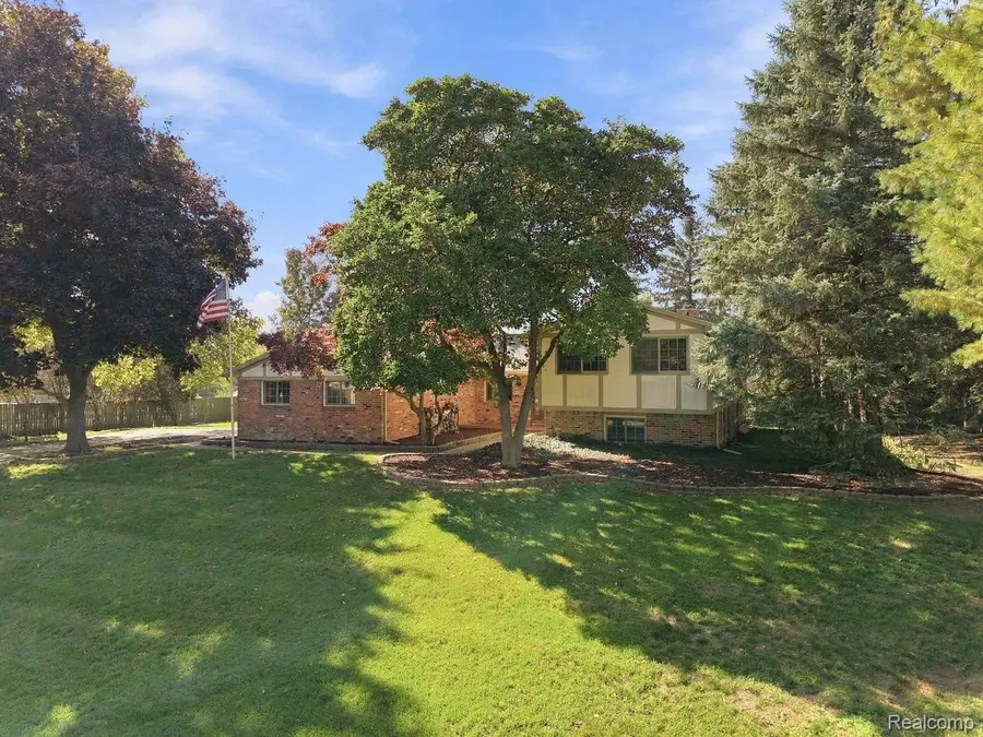 5150 Glengate Road, Rochester, MI 48306 - #2