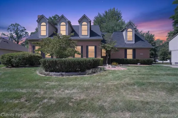 2912 Tanglewood Drive, Wayne, MI 48184