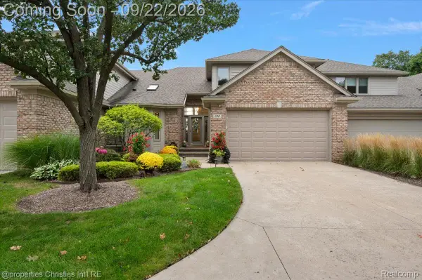 980 Sunset Drive, Waterford, MI 48328