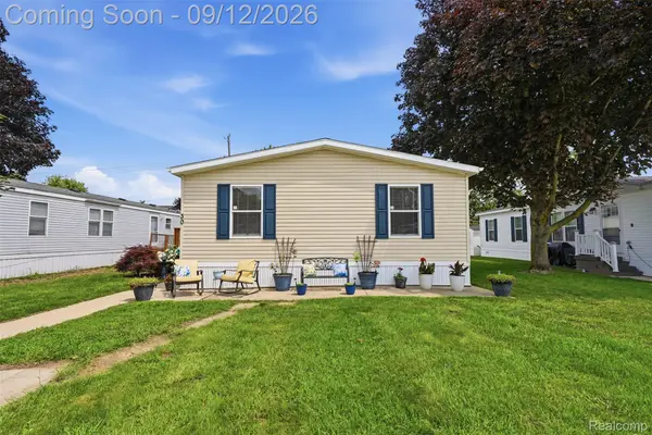 30 Carmell, Belleville, MI 48111