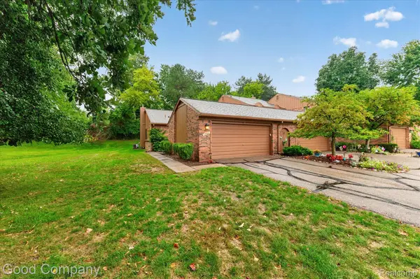 1902 Jenny Lane, RochesterHills, MI 48309
