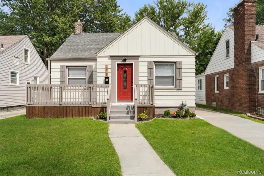 20253 Elkhart Street, Harper Woods, MI 48225 - #2