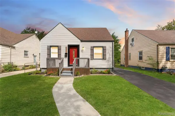 20309 Elkhart Street, HarperWoods, MI 48225