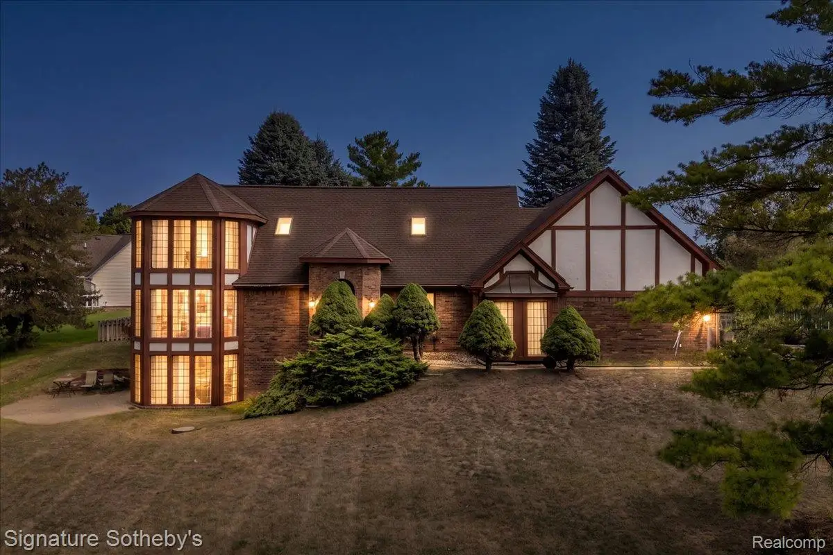 9925 Timothy Lane, Green Oak, MI 48178 - #1