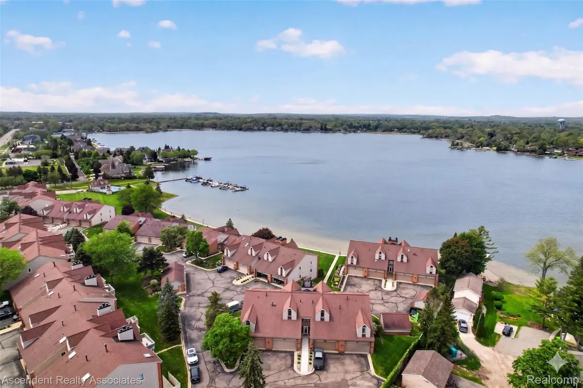 3372 Loon Lake Court #41, Waterford, MI 48329 - #1