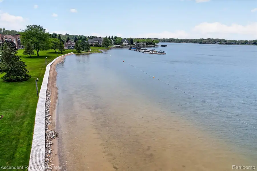 3372 Loon Lake Court #41, Waterford, MI 48329 - #3