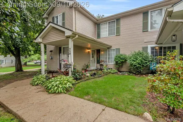 938 Saybrook Drive #10, Waterford, MI 48327