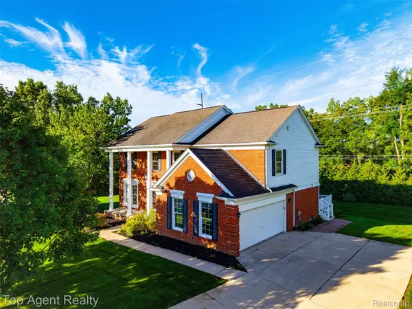 1727 Hillcrest Drive, RochesterHills, MI 48306