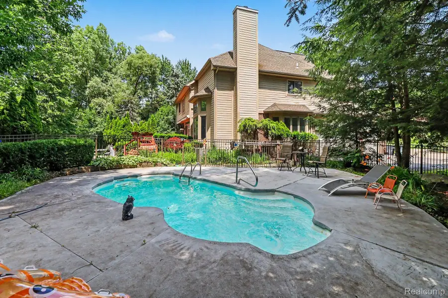 6621 Glenshaw Court, West Bloomfield, MI 48322 - #3
