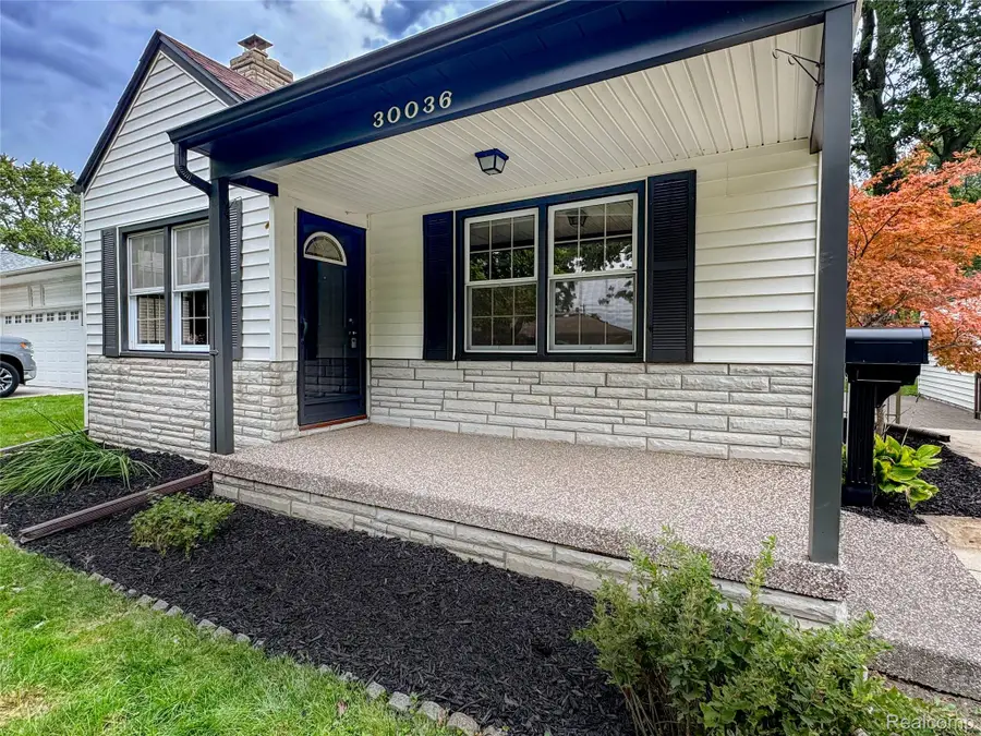 30036 Oakgrove Street, Saint Clair Shores, MI 48082 - #2