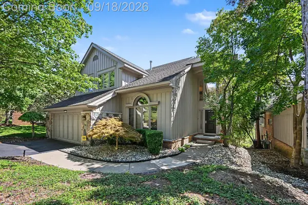 4807 Mirror Lake Drive, WestBloomfield, MI 48323
