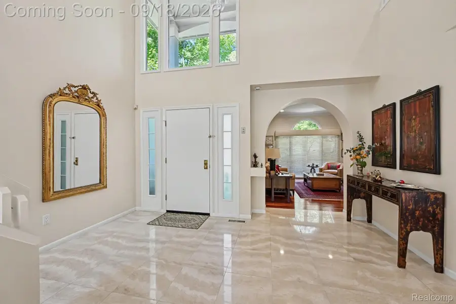 4807 Mirror Lake Drive, West Bloomfield, MI 48323 - #3