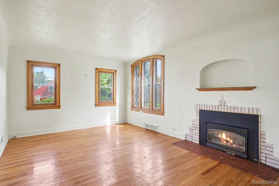 2409 E Court Street, Flint, MI 48503 - #3