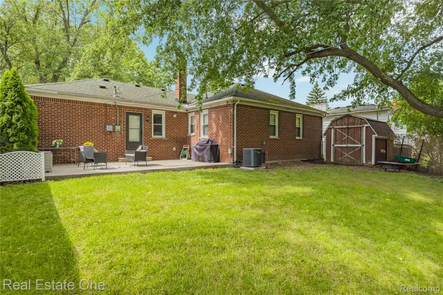 15550 Foch Street, Livonia, MI 48154 - #2