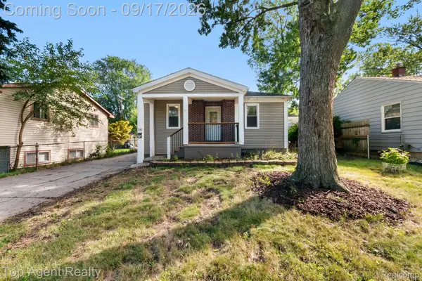 720 E Columbia Avenue, Pontiac, MI 48340