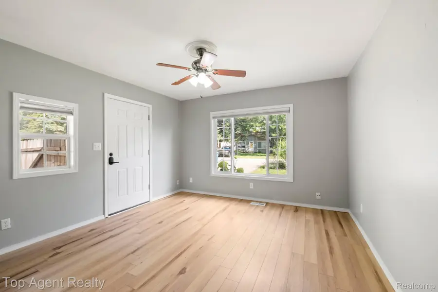 1200 Bangor Road, Waterford, MI 48328 - #3