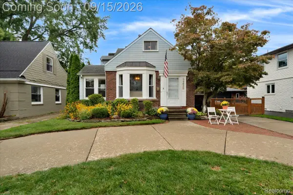 22430 Lakeland Street, StClairShores, MI 48081