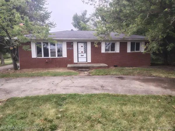 30501 W Jefferson Avenue, Gibraltar, MI 48173