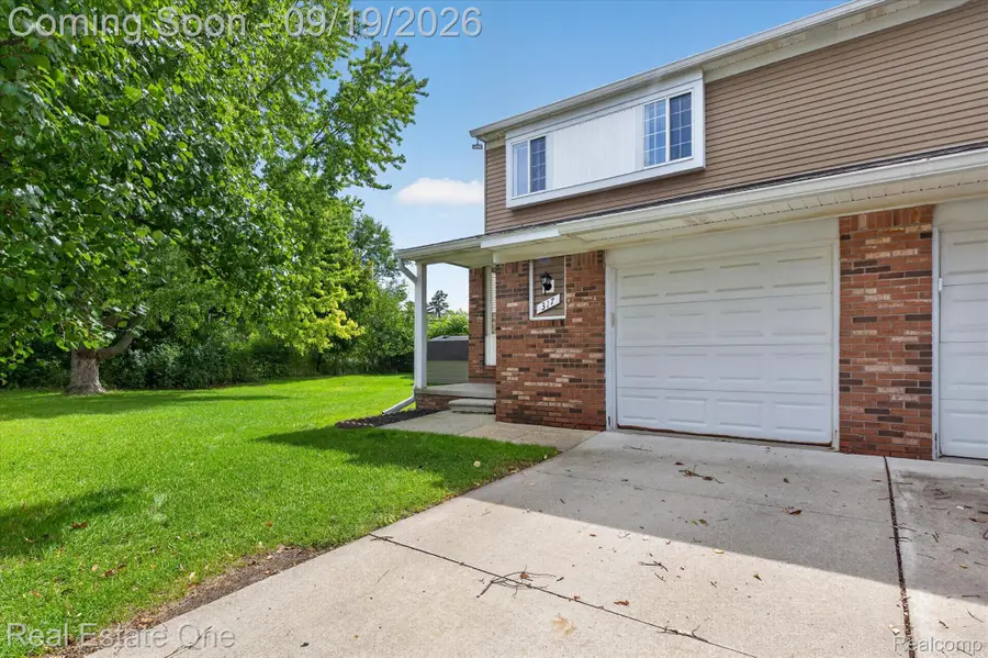 317 Hampton Court, South Lyon, MI 48178 - #2