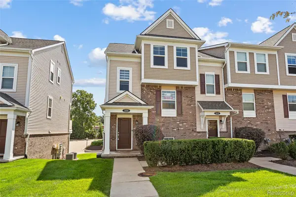 3211 Johanna Ware W, Wixom, MI 48393