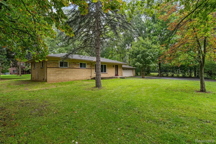 1175 South Boulevard W, Troy, MI 48098 - #3