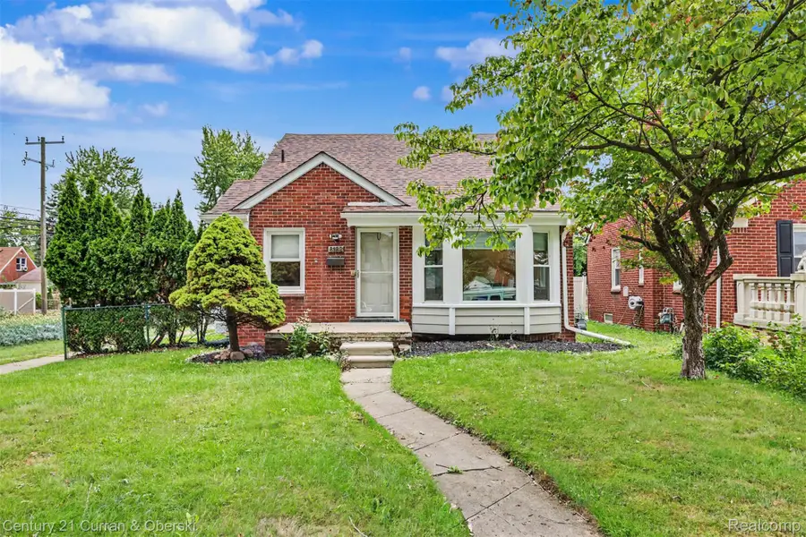 8182 Grayfield Street, Dearborn Heights, MI 48127 - #2