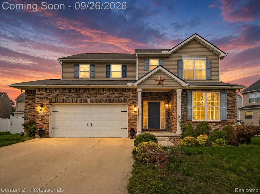 42261 Mandalay Court, Sterling Heights, MI 48313 - #2