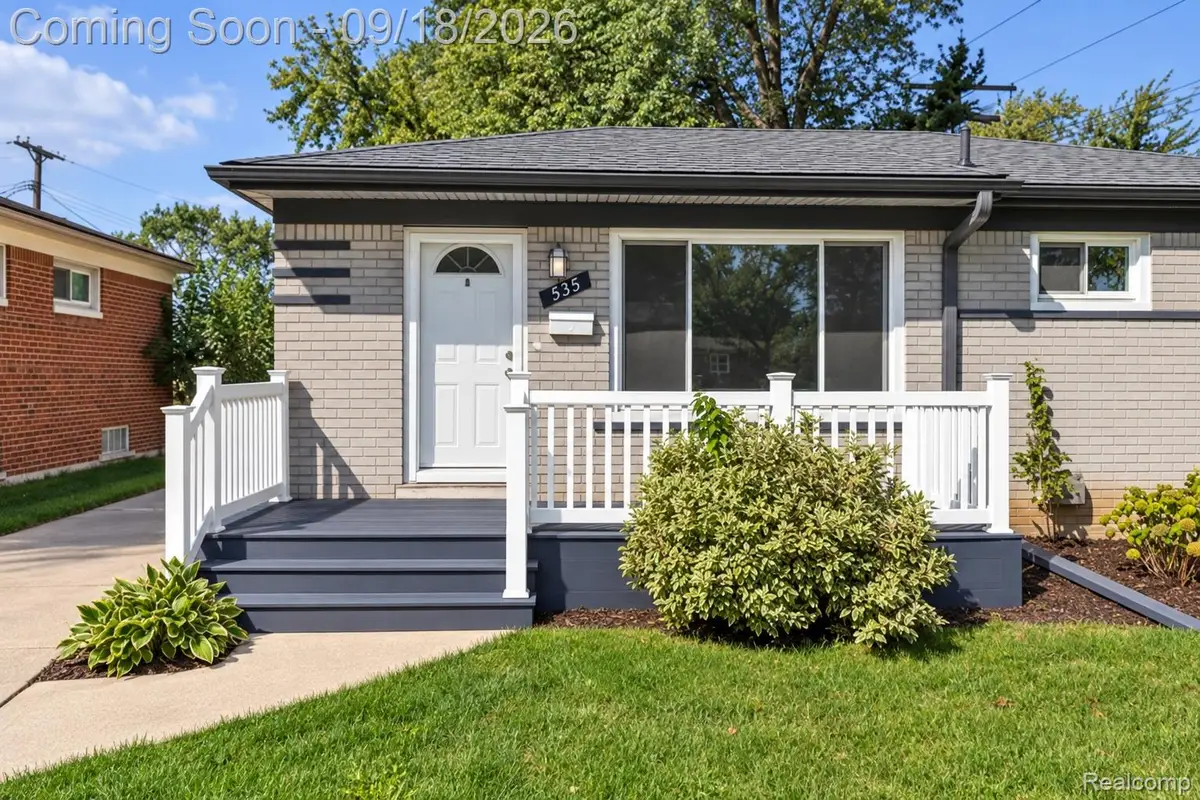 535 E Rose Avenue, Garden City, MI 48135 - #1