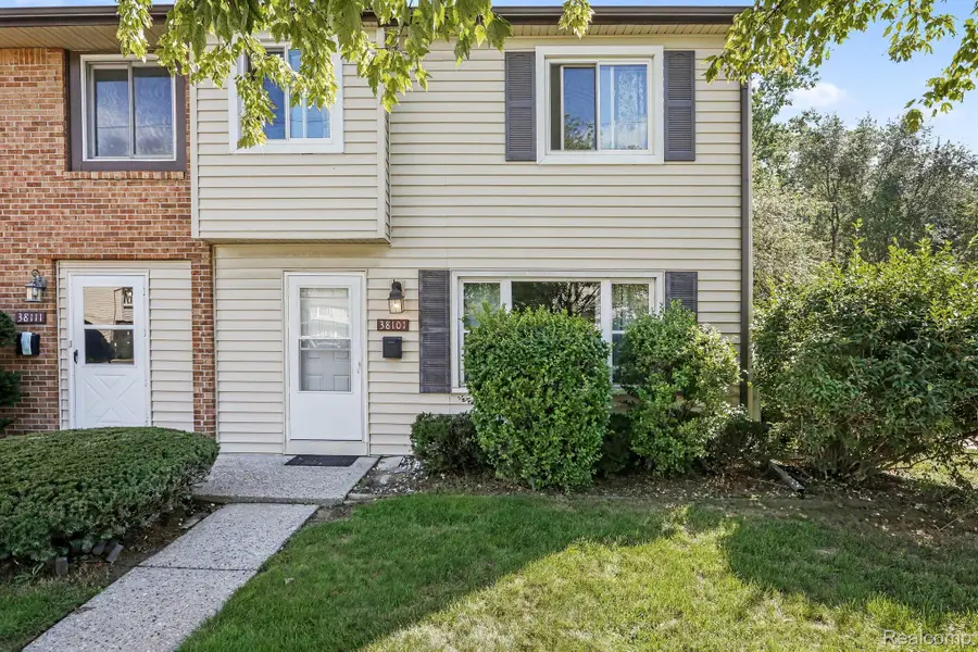 38101 Carolon Boulevard, Westland, MI 48185 - #2
