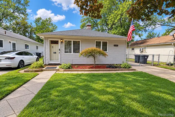18285 Deering Street, Livonia, MI 48152
