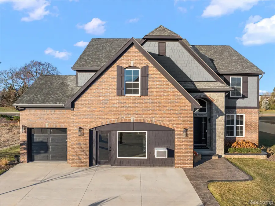 4042 Spring Meadows Drive, Sterling Heights, MI 48314 - #2