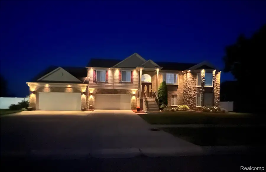9166 Lantern Way, Newport, MI 48166 - #2