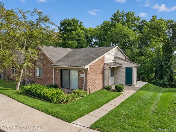 376 Spring Brooke Drive, Brighton, MI 48116