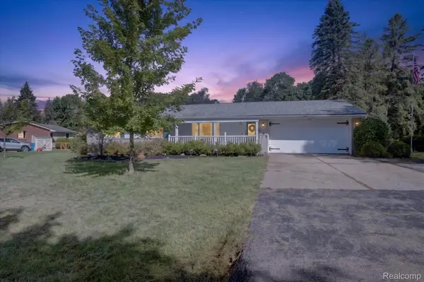 1910 Alton Circle, CommerceTwp, MI 48390