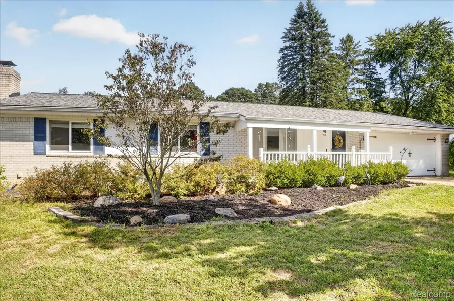 1910 Alton Circle, Commerce, MI 48390 - #2