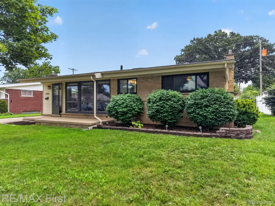 32612 Holden Drive, Warren, MI 48092 - #2
