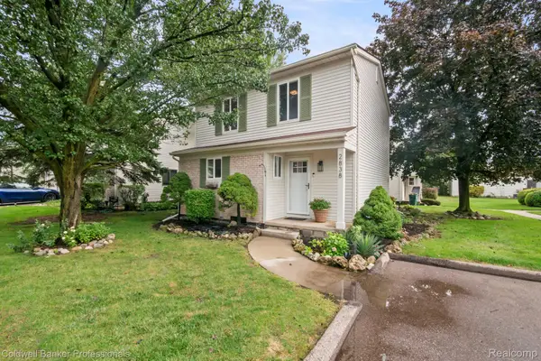 2838 Roundtree Drive, Troy, MI 48083