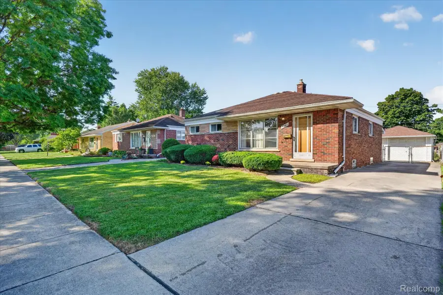 9561 Salem, Redford, MI 48239 - #2