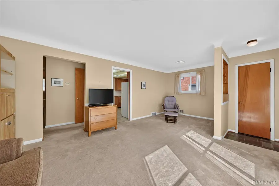9561 Salem, Redford, MI 48239 - #3