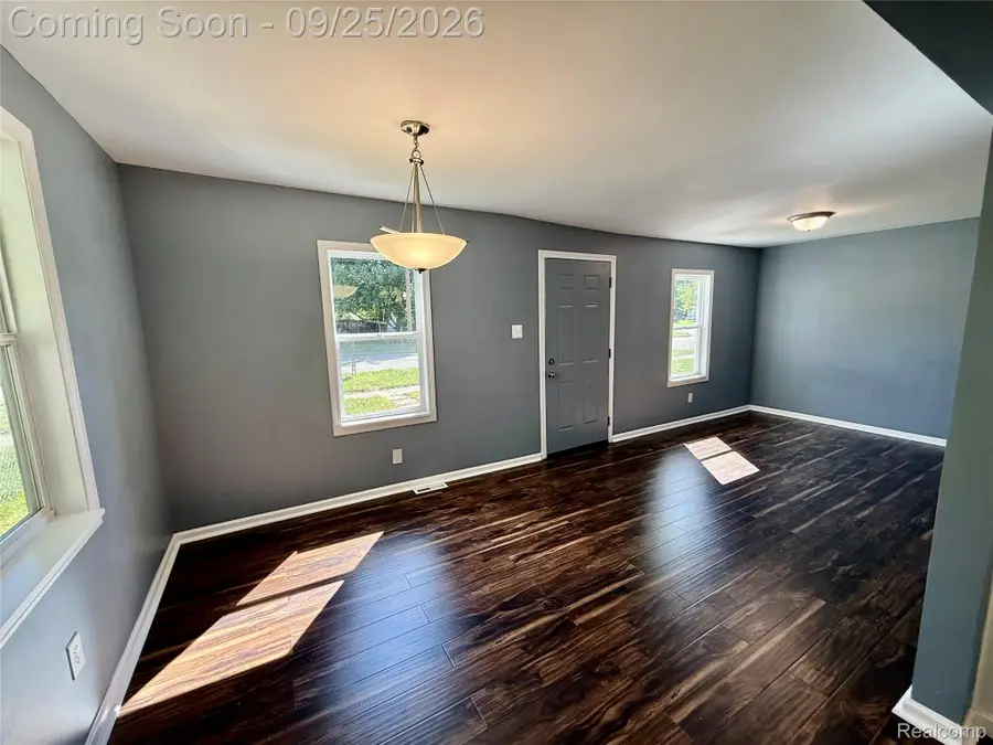 1225 Wells Street, Burton, MI 48529 - #2