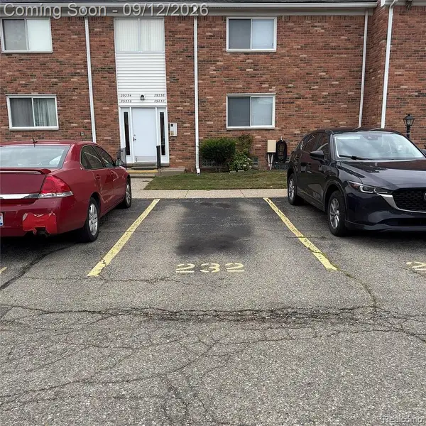 29232 Hoover Road #232, Warren, MI 48093