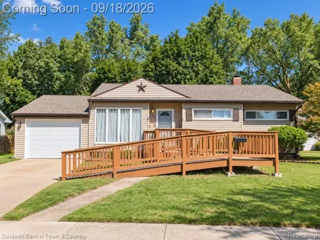 734 Elmwood Drive, Fenton, MI 48430 - #1