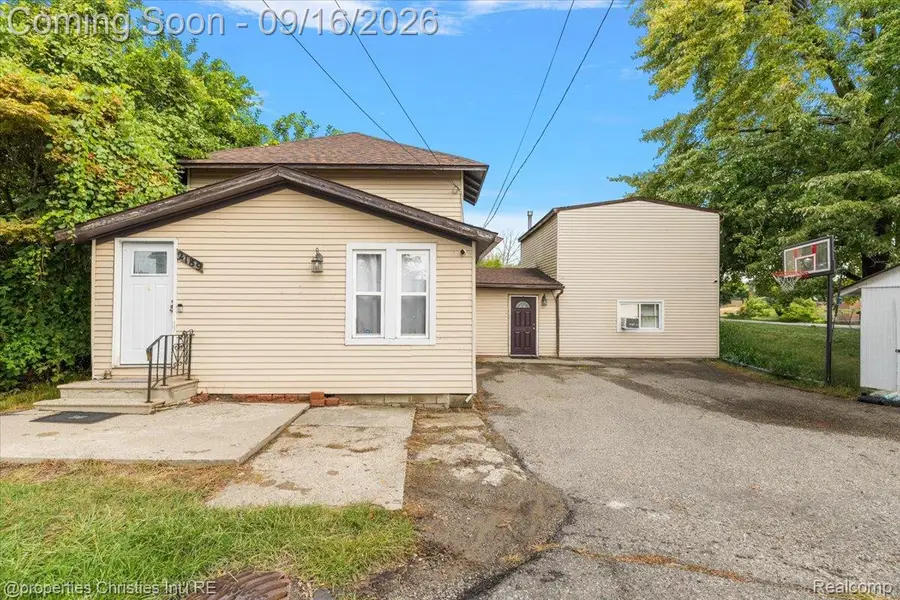 2189 Willow Beach Street, Keego Harbor, MI 48320 - #2