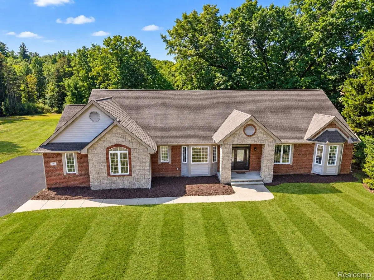 372 Hunters Ridge Drive, Ortonville, MI 48462 - #1