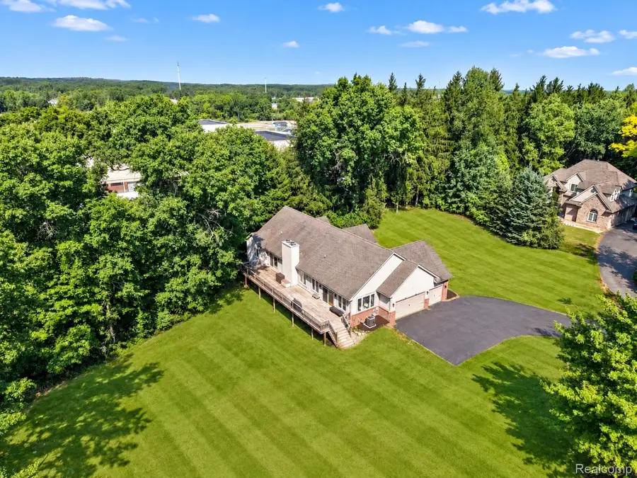 372 Hunters Ridge Drive, Ortonville, MI 48462 - #3