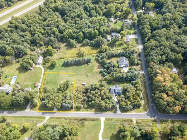 2140 N 5 Mile Road Road, Midland, MI 48642