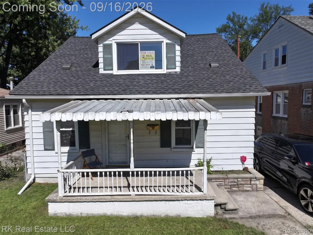 1125 E Hayes Avenue, Hazel Park, MI 48030 - #1