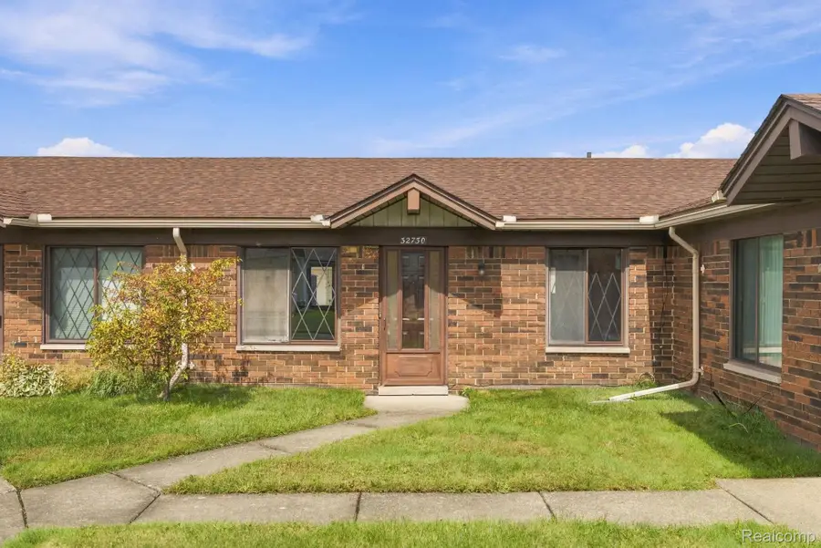 32730 Valley Drive, Warren, MI 48093 - #2