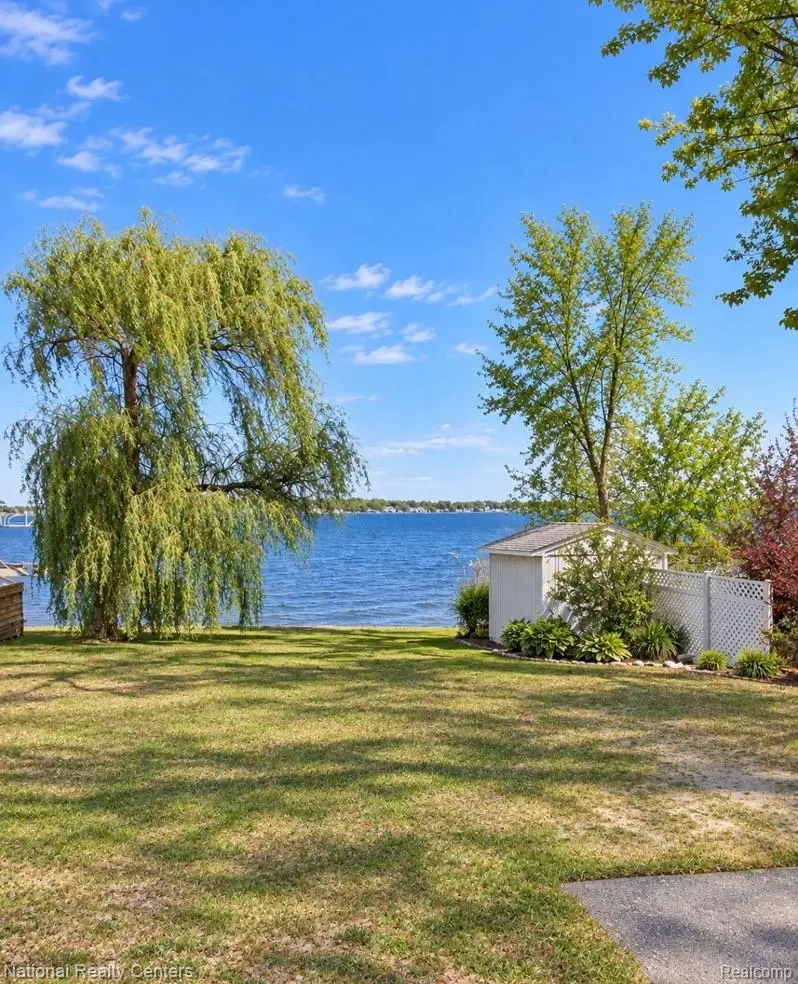 1711 E Lake Drive, Novi, MI 48377 - #1