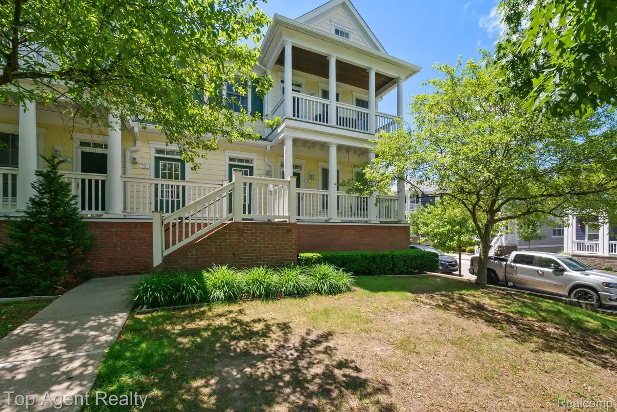 292 Beverly Avenue, Auburn Hills, MI 48326 - #1